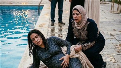 انا واختي التؤام كنا حامل