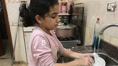 بنتي ال عندها ٩سنين راحت تبات عند اختي