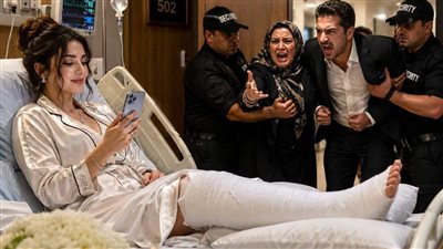 وانا علي سرير المستشفي
